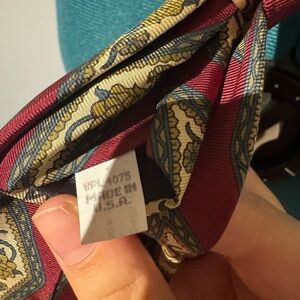 100% Silk Men’s Oscar de la Renta Patterned Tie